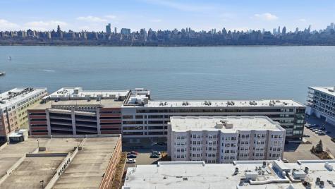 9 Somerset Lane Edgewater NJ 07020