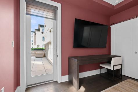 250 Henley Place Weehawken NJ 07086