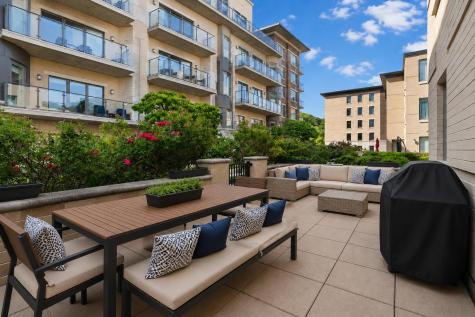 250 Henley Place Weehawken NJ 07086
