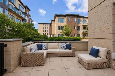 250 Henley Place Weehawken NJ 07086