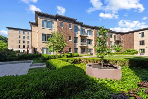 250 Henley Place Weehawken NJ 07086