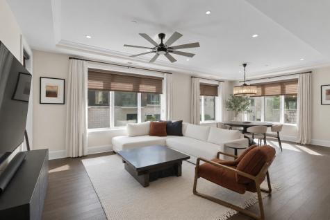 250 Henley Place Weehawken NJ 07086