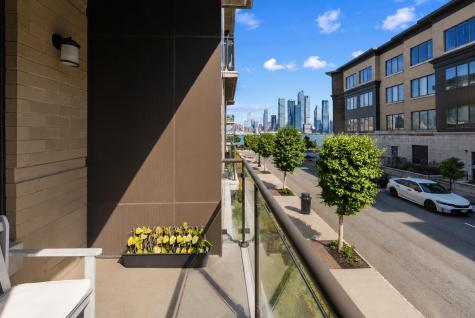 250 Henley Place Weehawken NJ 07086