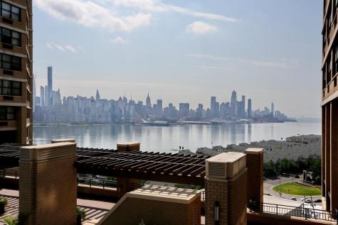 7004 Boulevard East Guttenberg NJ 07093