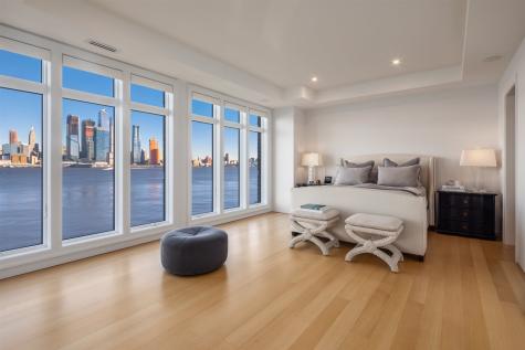 Th12 Henley Place Weehawken NJ 07086