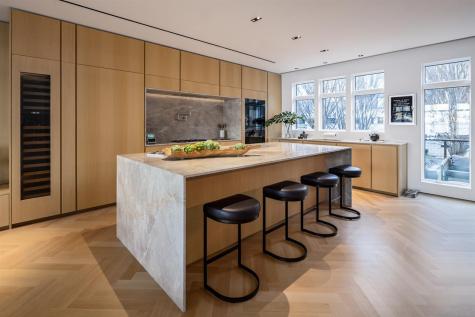 Th12 Henley Place Weehawken NJ 07086