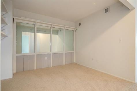 807 Harmon Cove Tower Secaucus NJ 07094