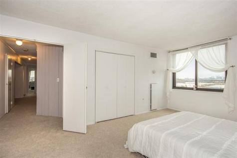 807 Harmon Cove Tower Secaucus NJ 07094