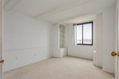 807 Harmon Cove Tower Secaucus NJ 07094