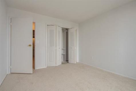 807 Harmon Cove Tower Secaucus NJ 07094