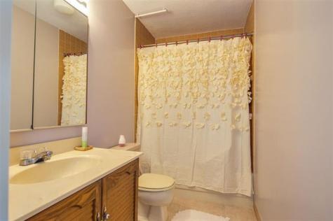 807 Harmon Cove Tower Secaucus NJ 07094
