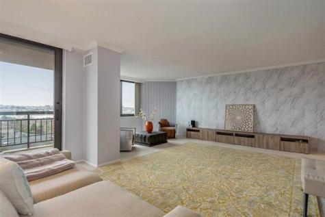 807 Harmon Cove Tower Secaucus NJ 07094