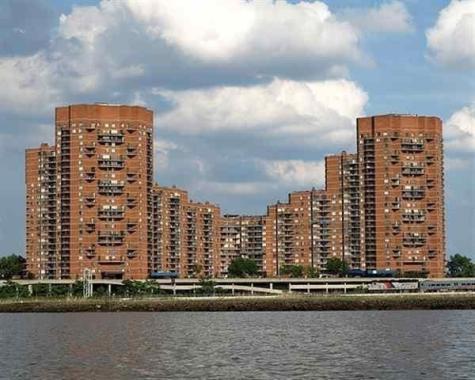 807 Harmon Cove Tower Secaucus NJ 07094