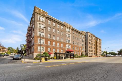 6045 Boulevard East West New York NJ 07093