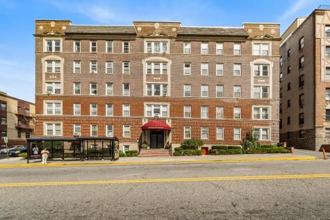 6045 Boulevard East West New York NJ 07093