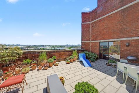 1015 Harmon Cove Tower Secaucus NJ 07094