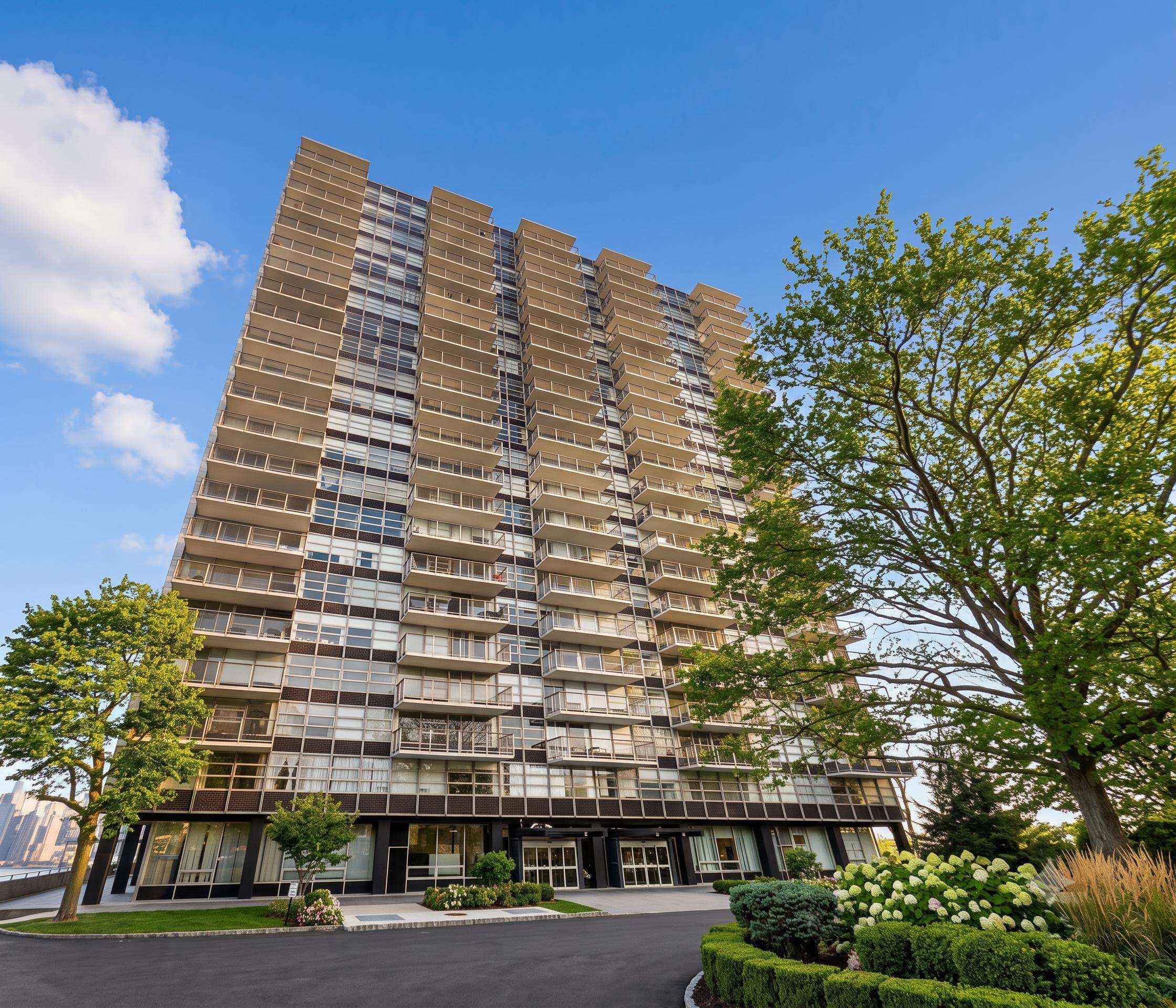 6050 Boulevard East West New York NJ 07093