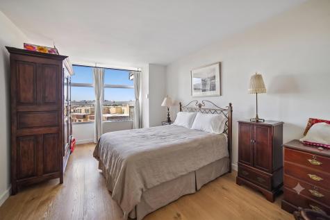 6050 Boulevard East West New York NJ 07093