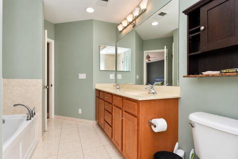 35 Mallard Place Secaucus NJ 07094