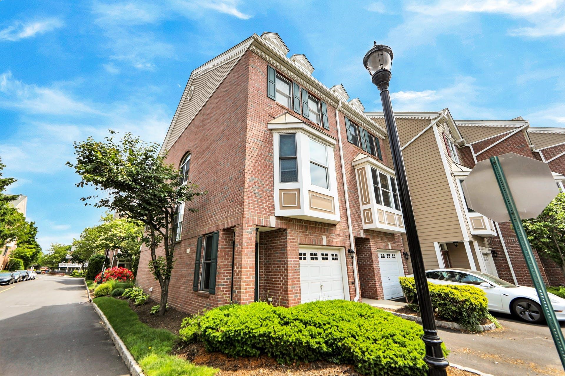 481 Buffalo Court West New York NJ 07093