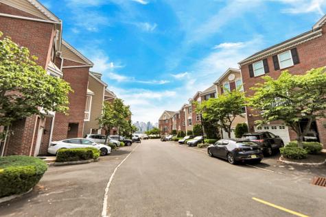 481 Buffalo Court West New York NJ 07093