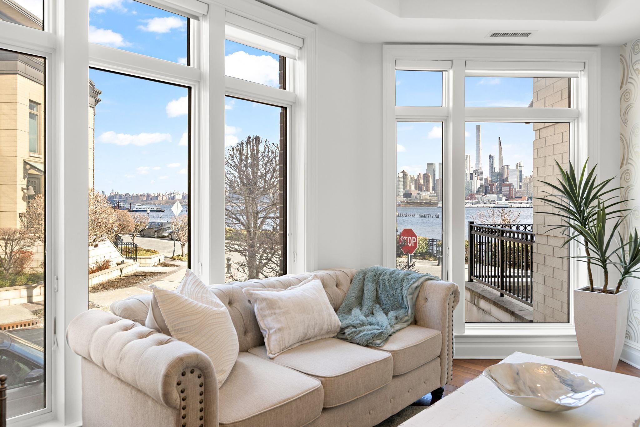 Th1 Oxford Landing Weehawken NJ 07086
