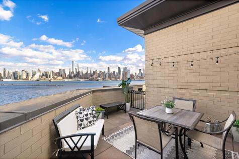 Th1 Oxford Landing Weehawken NJ 07086