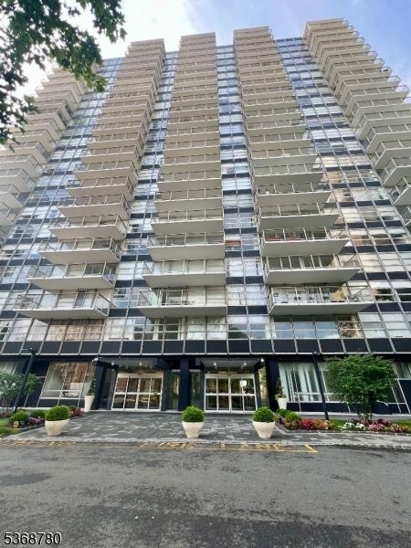 6050 Boulevard East West New York NJ 07093