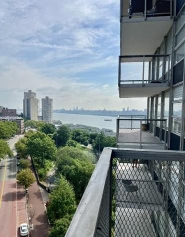 6050 Boulevard East West New York NJ 07093