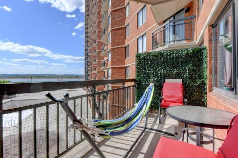 320 Harmon Cove Tower Secaucus NJ 07094
