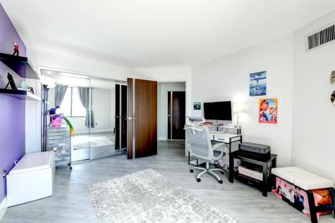 320 Harmon Cove Tower Secaucus NJ 07094