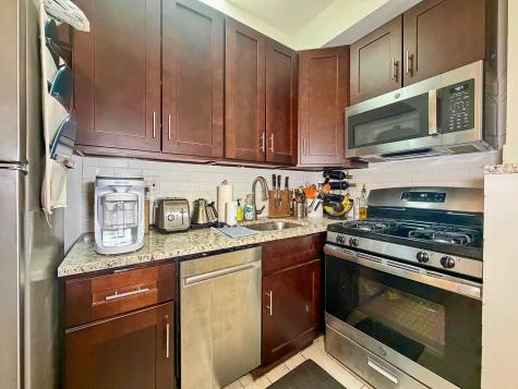 372 2nd Street Jersey City NJ 07302