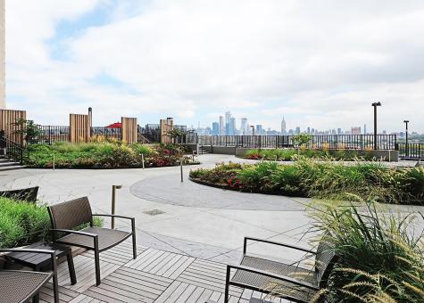 100 Manhattan Avenue Union City NJ 07087
