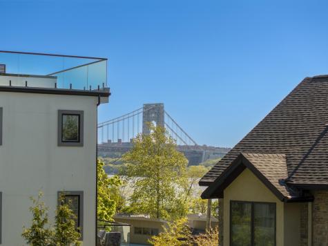 5 Vista Lane Edgewater NJ 07020