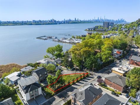 5 Vista Lane Edgewater NJ 07020