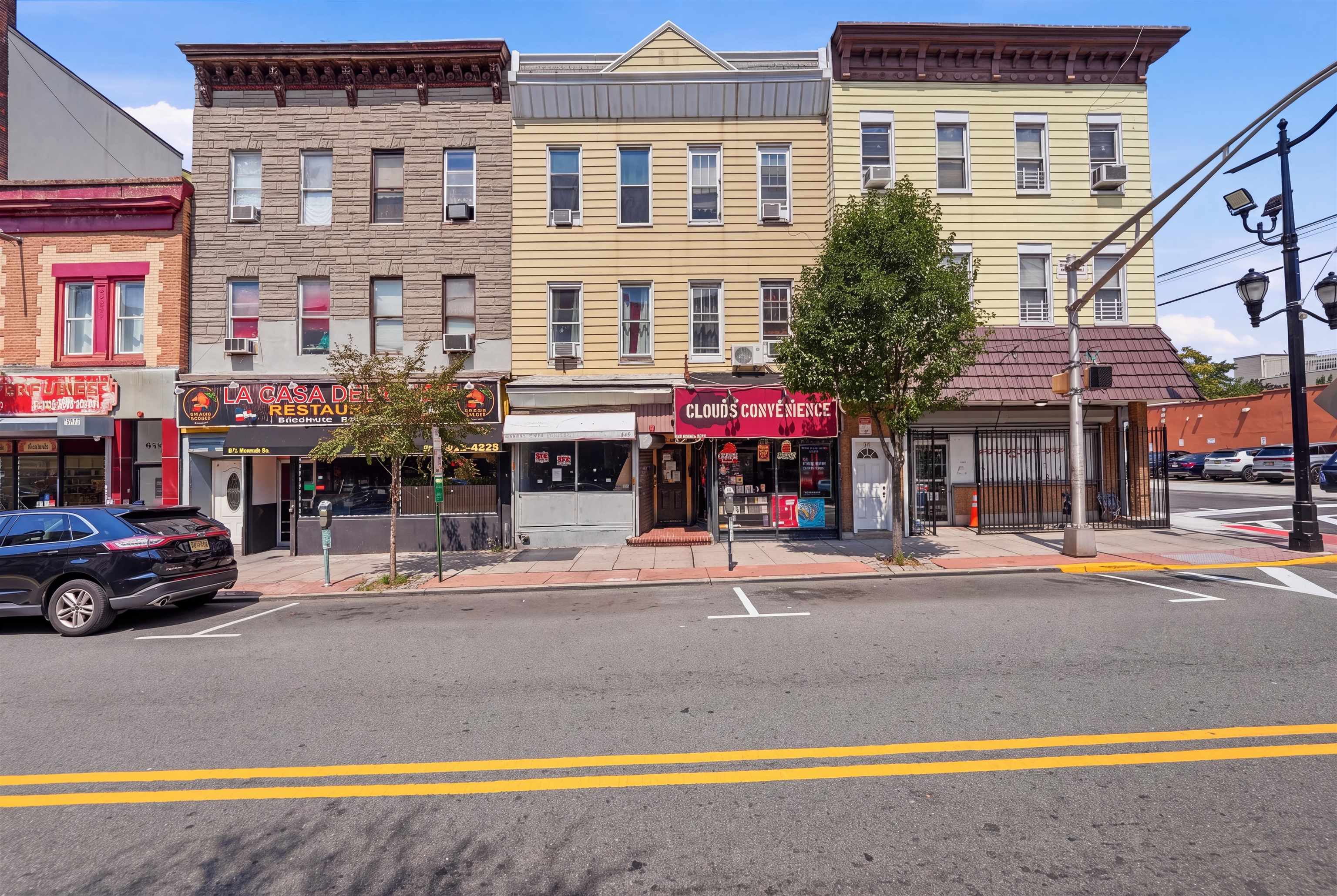 913 Summit Avenue Union City NJ 07087