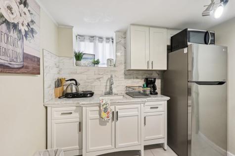 5 77th Street North Bergen NJ 07047