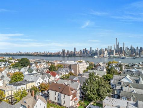 21 Cooper Place Weehawken NJ 07086