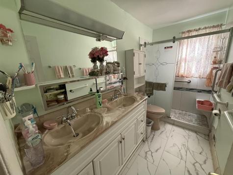 39 Colonial Drive Bayonne NJ 07002