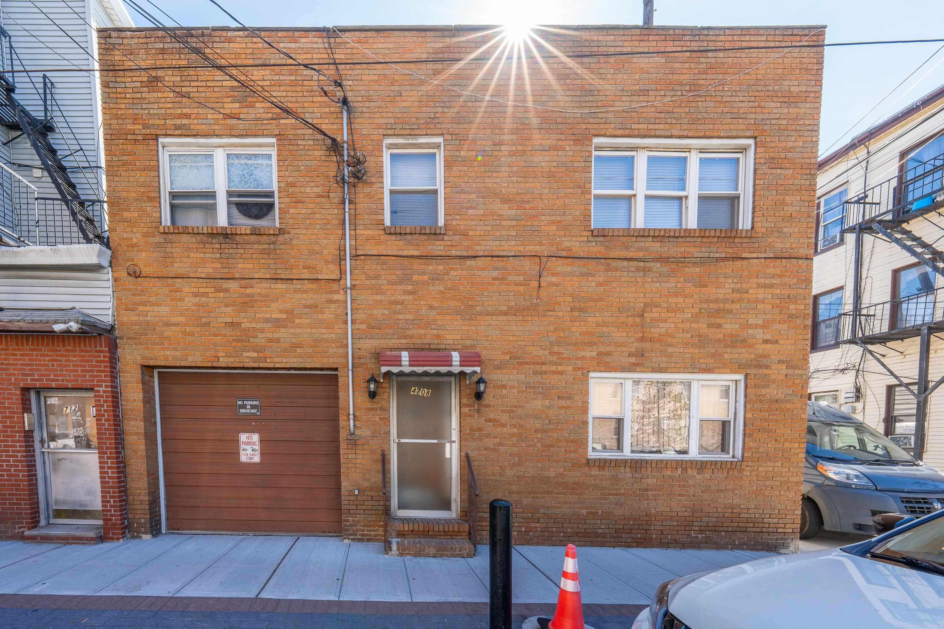 4708 Hudson Avenue Union City NJ 07087