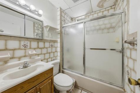 4708 Hudson Avenue Union City NJ 07087