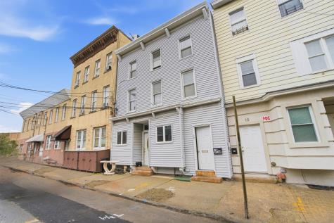 13 Cottage Street Bayonne NJ 07002