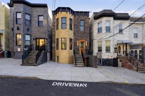 821 18th Street Union City NJ 07087