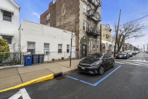 148 19th Street Union City NJ 07087