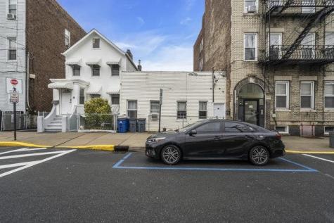 148 19th Street Union City NJ 07087