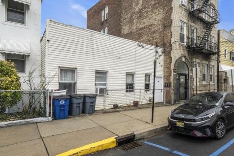 148 19th Street Union City NJ 07087