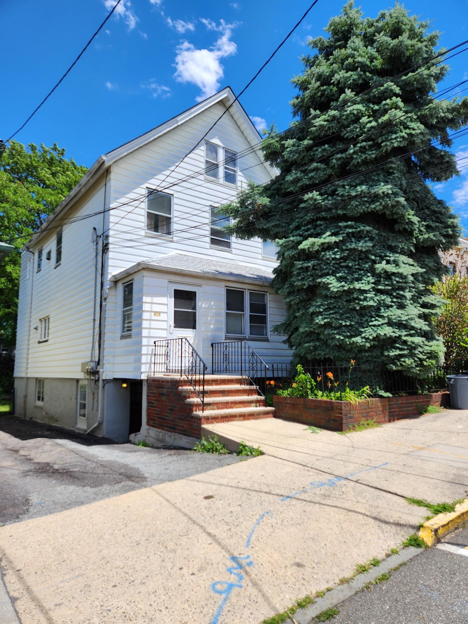 808 76th Street North Bergen NJ 07047