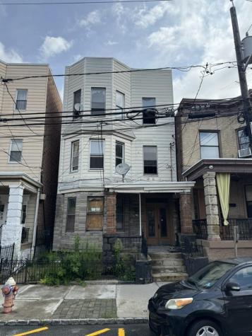 218 Maple Street Weehawken NJ 07086
