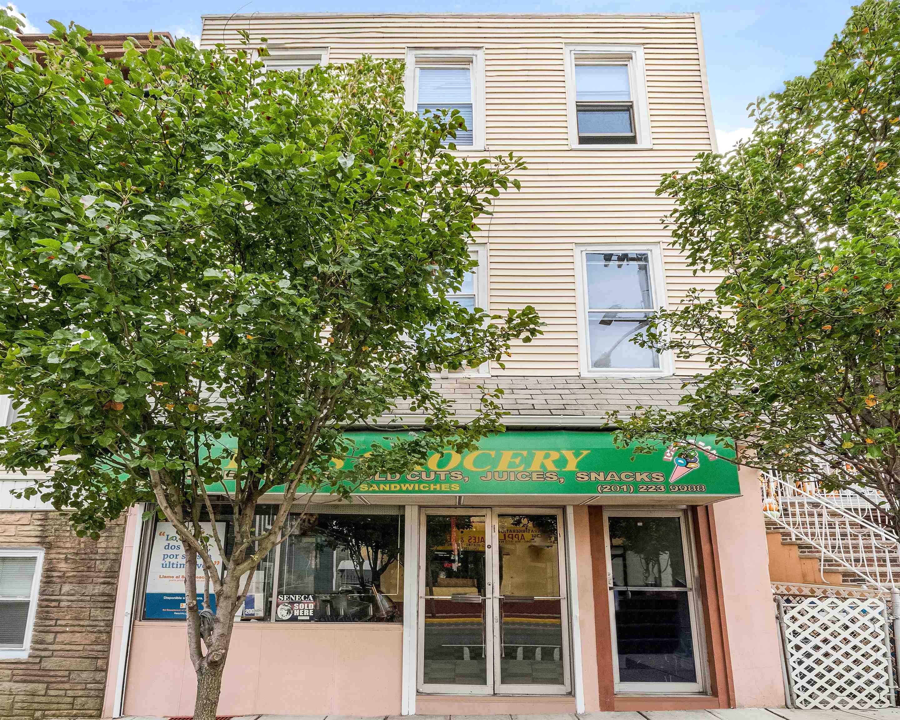 205 34th Street Union City NJ 07087-0000