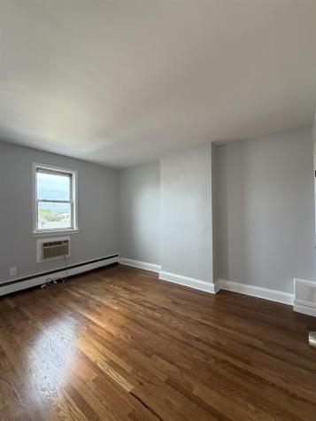 49 East 33rd Street Bayonne NJ 07002